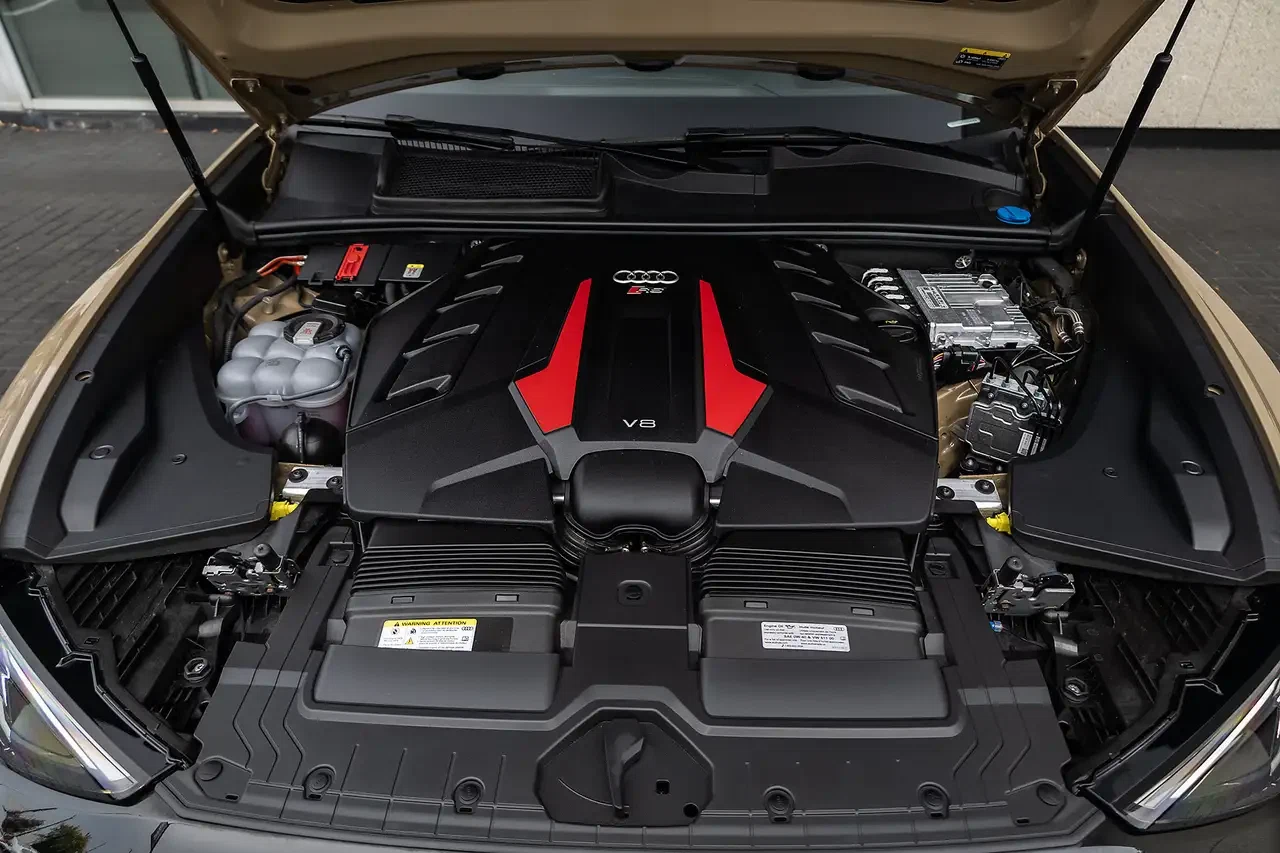 2025 Audi RS Q8 performance, 27/28