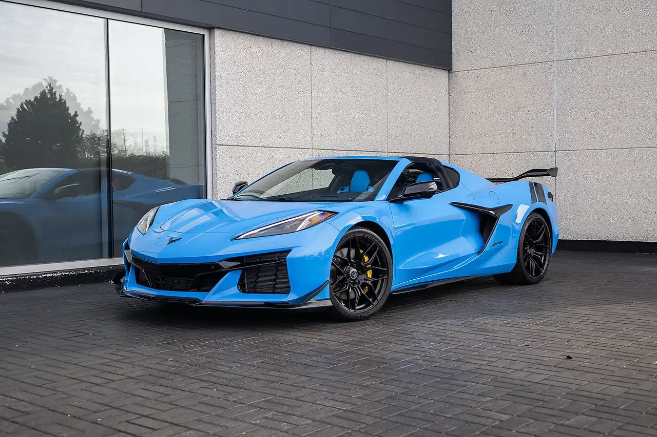 2025 Chevrolet Corvette Z06 Coupé 3LZ (C8) | McLaren Toronto