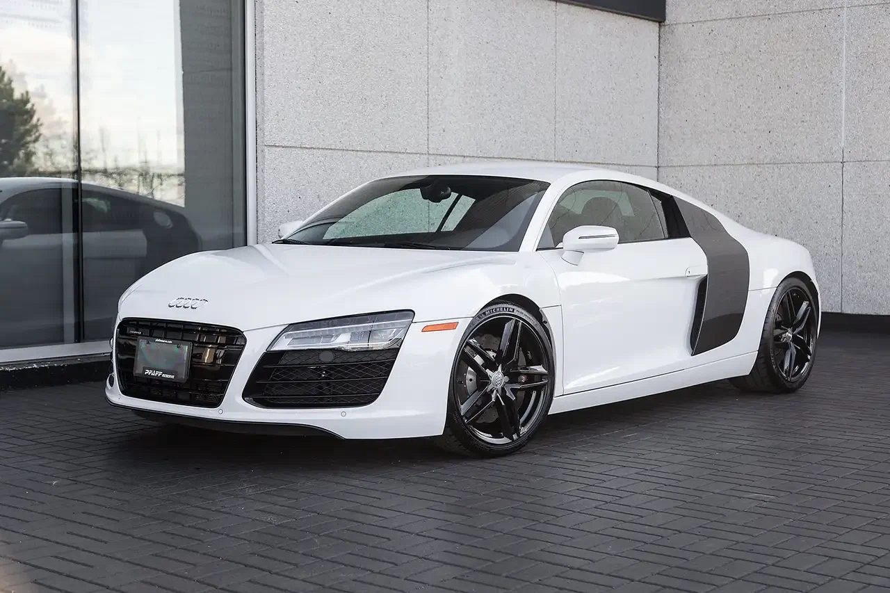 2015 Audi R8 V8 (Type 42) | McLaren Toronto