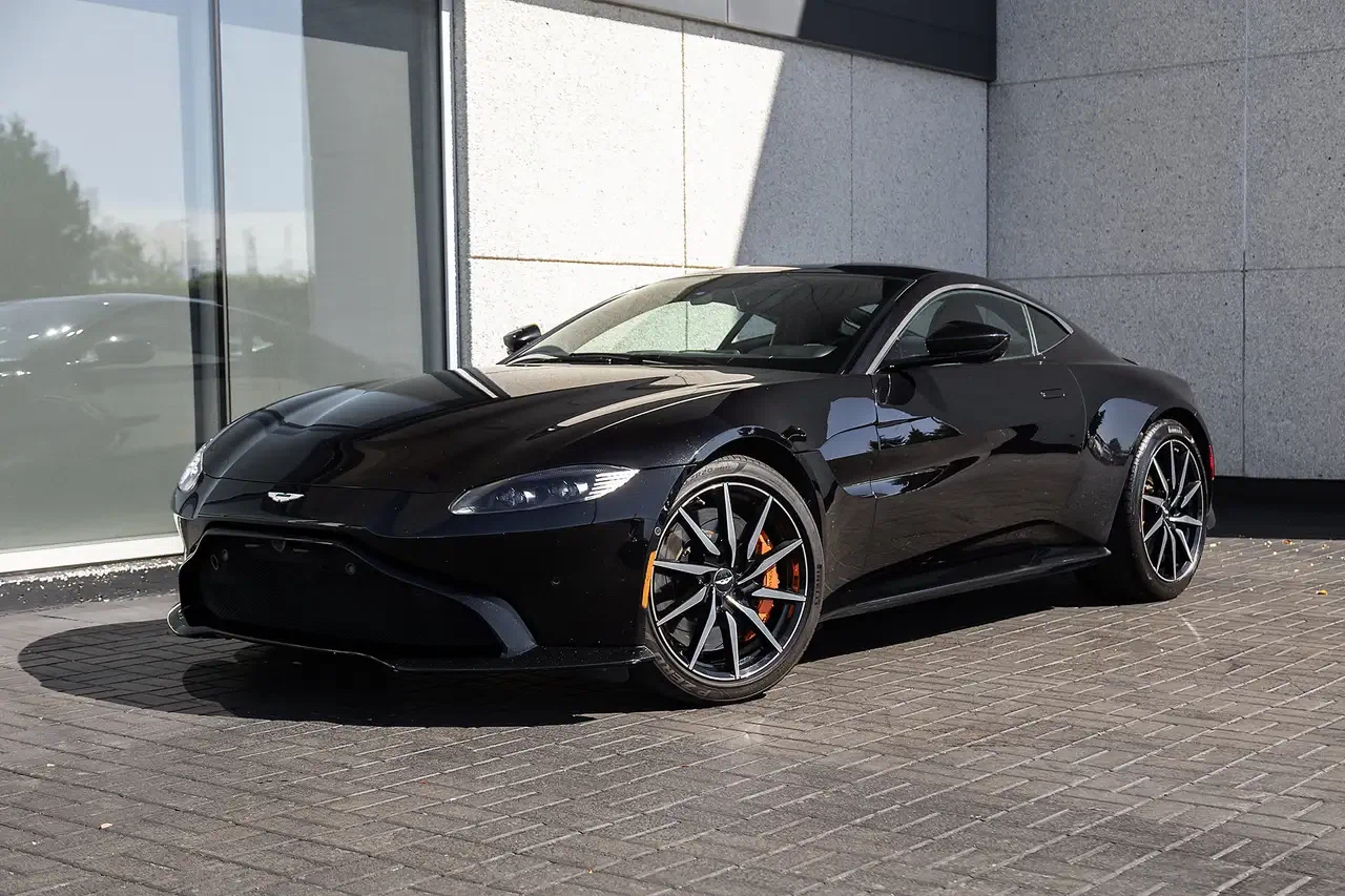 2020 Aston Martin Vantage V8 (AM6) | McLaren Toronto