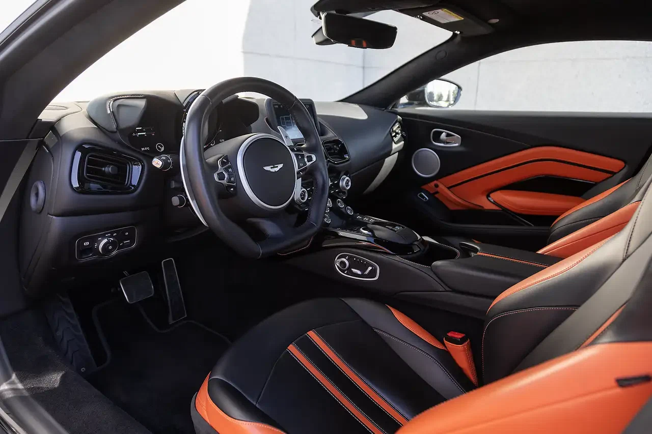 2020 Aston Martin Vantage V8 (AM6), 3/25