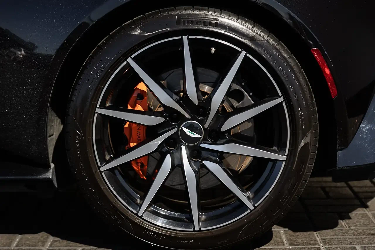 2020 Aston Martin Vantage V8 (AM6), 7/25