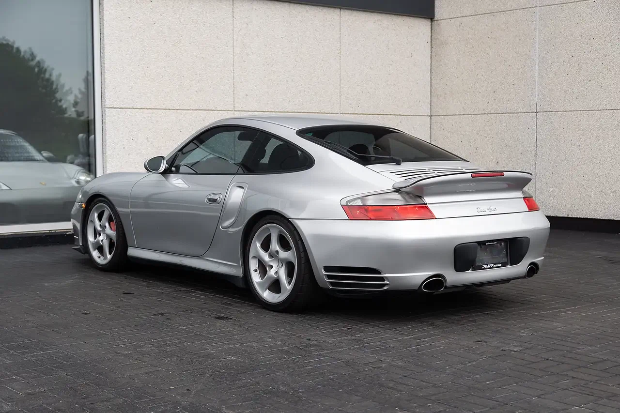 2001 Porsche 911 Turbo (996), 3/27
