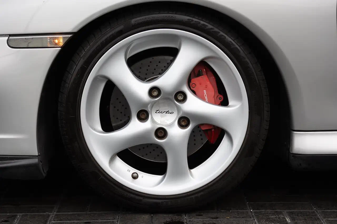 2001 Porsche 911 Turbo (996), 5/27
