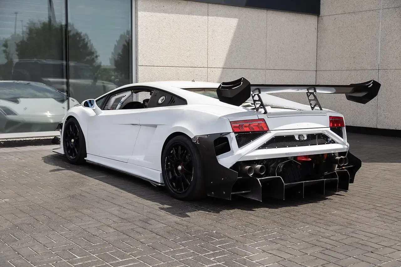2013 Lamborghini Gallardo LP 570-4 Super Trofeo, 3/27