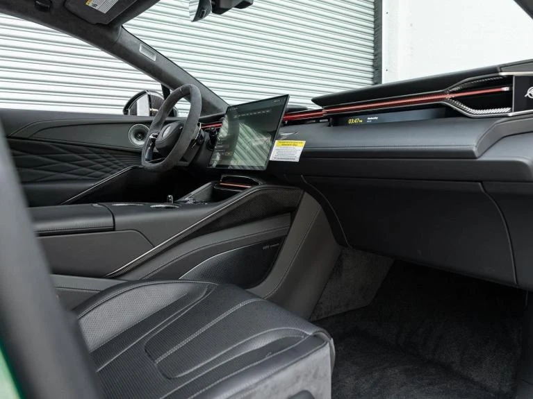 2025 Lotus Eletre Carbon, 2/20