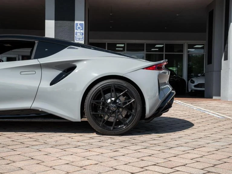 2026 Lotus Emira Turbo SE, 16/20