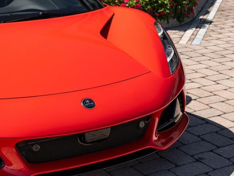 2026 Lotus Emira V6 SE, 18/20