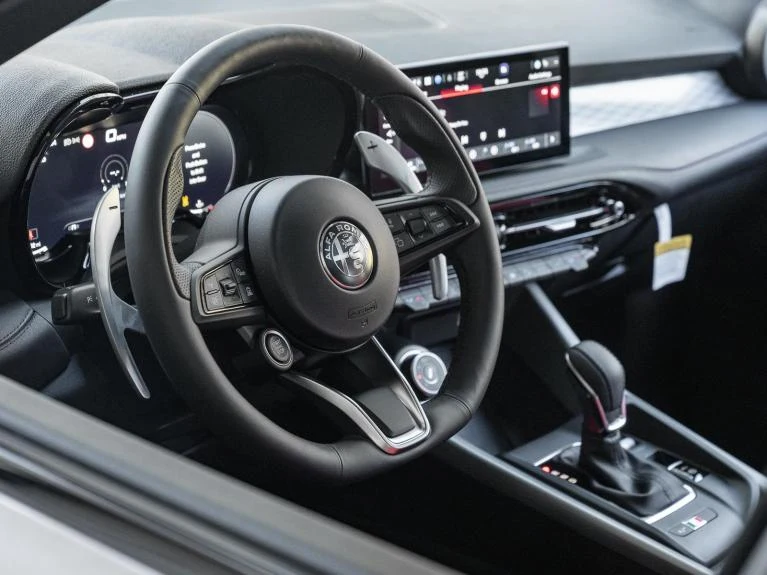 2026 Alfa Romeo Tonale Veloce, 17/20