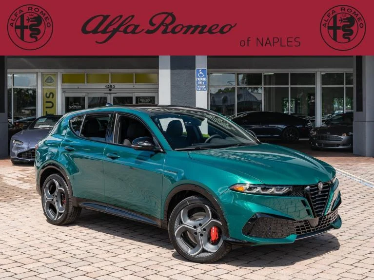 Alfa Romeo Tonale Veloce · Verde Fangio Metallic · Naples Motorsports