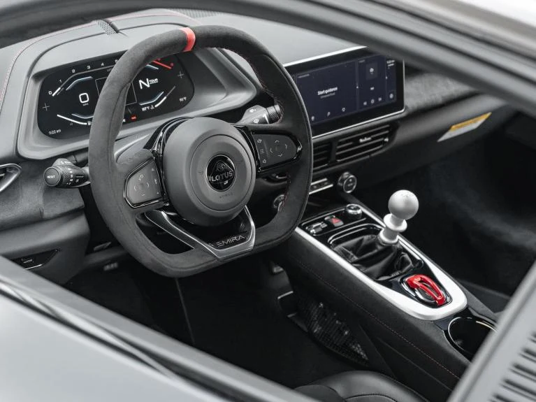 2026 Lotus Emira V6 SE SCURA, 15/20