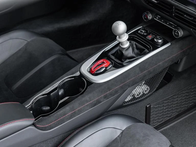 2026 Lotus Emira V6 SE SCURA, 17/20
