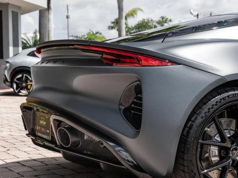 2026 Lotus Emira V6 SE SCURA, 18/20