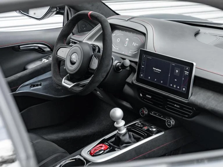 2026 Lotus Emira V6 SE SCURA, 19/20