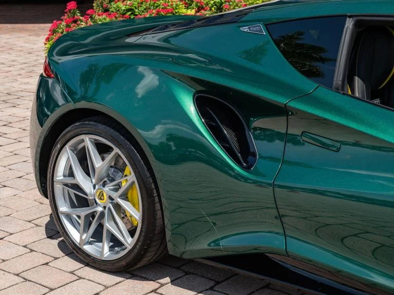 2026 Lotus Emira Turbo SE, 16/20