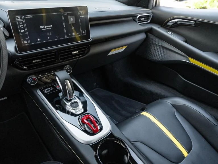 2026 Lotus Emira Turbo SE, 19/20