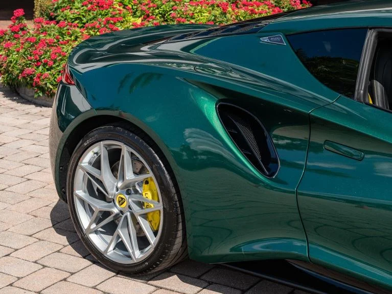 2026 Lotus Emira Turbo SE, 16/20