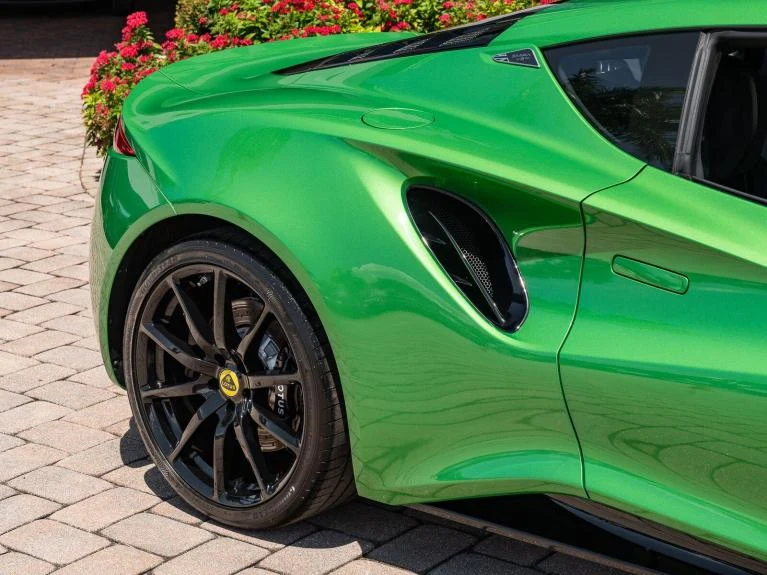 2026 Lotus Emira V6 SE, 16/20
