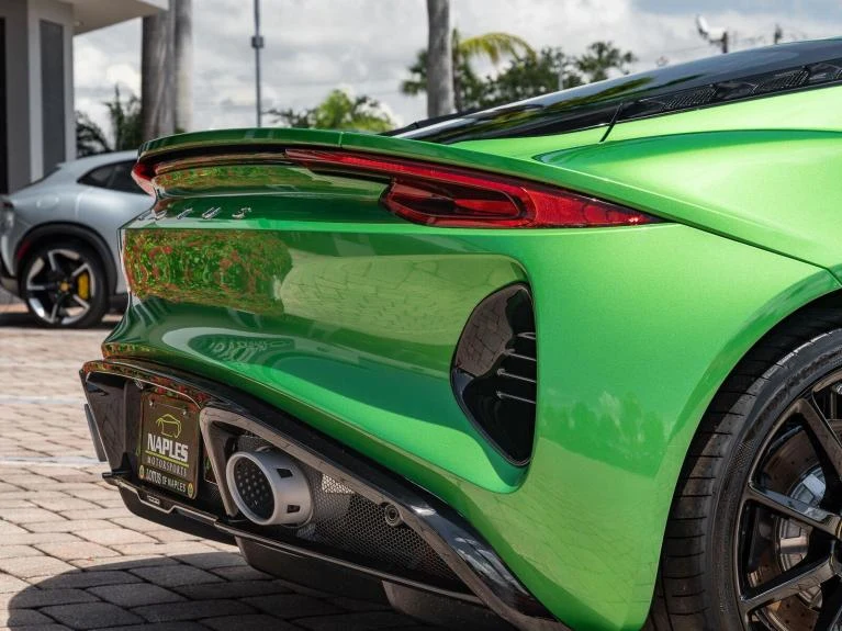 2026 Lotus Emira V6 SE, 18/20