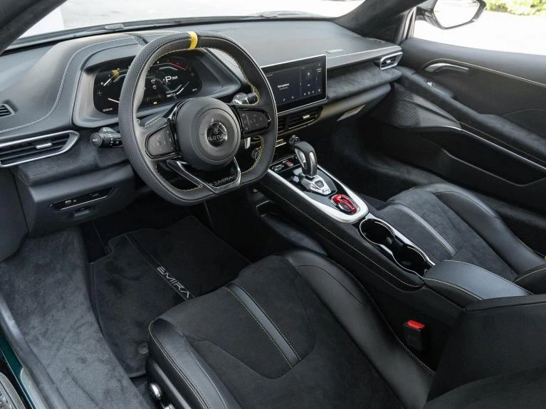2026 Lotus Emira Turbo SE, 2/20
