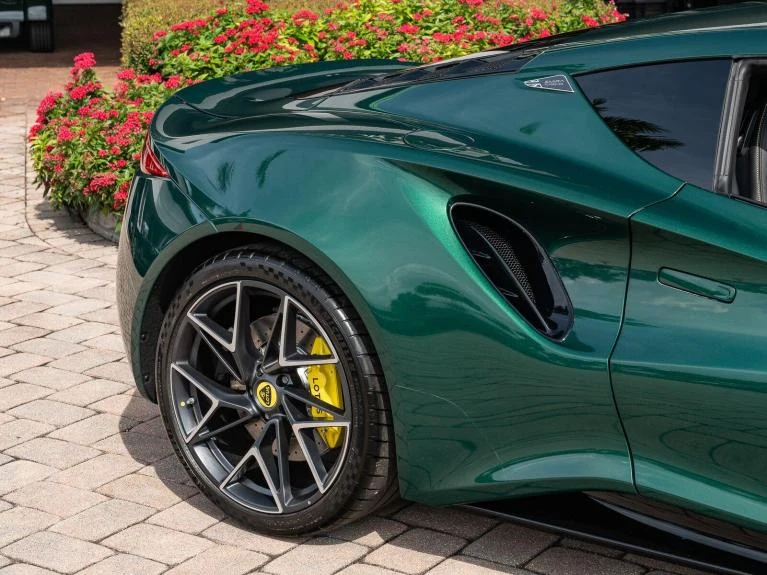 2026 Lotus Emira Turbo SE, 16/20