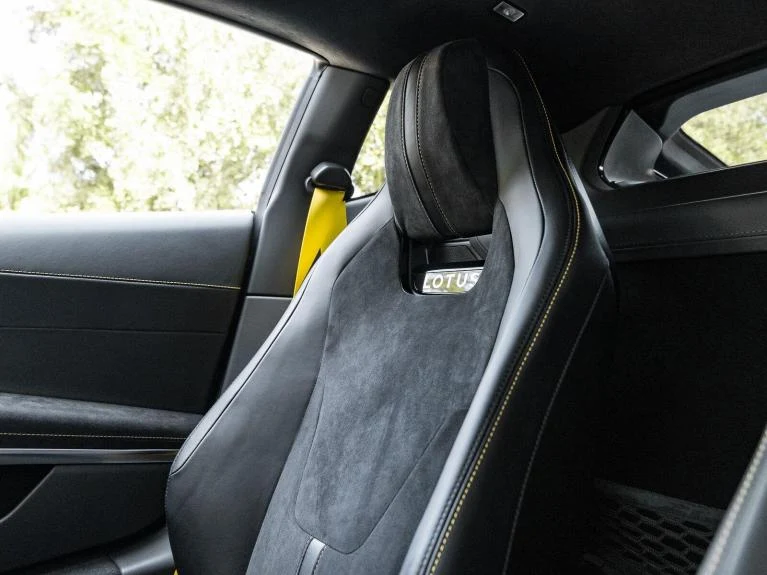 2026 Lotus Emira Turbo SE, 17/20
