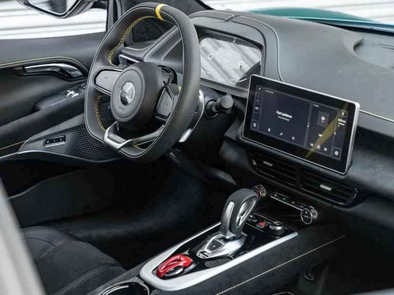2026 Lotus Emira Turbo SE, 19/20