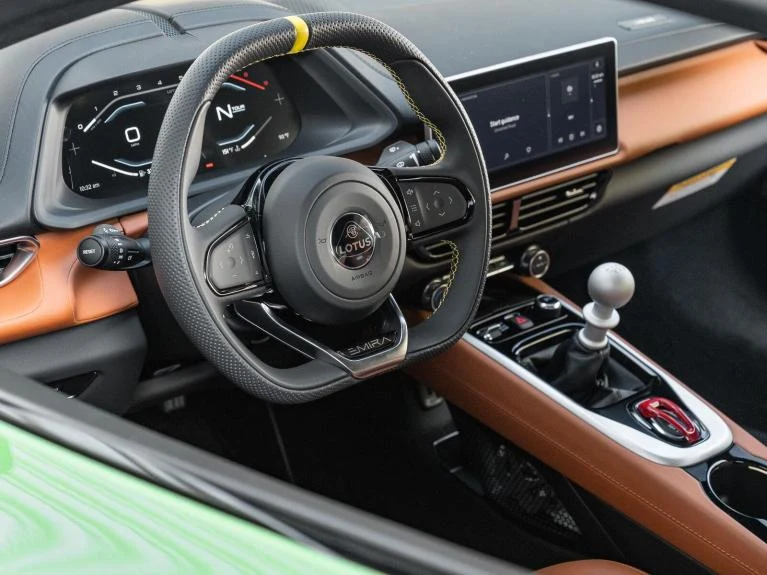 2026 Lotus Emira V6 SE, 17/20