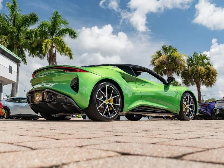 2026 Lotus Emira V6 SE, 18/20