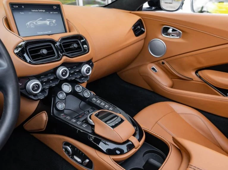 2021 Aston Martin Vantage (2018) Roadster, 8/20