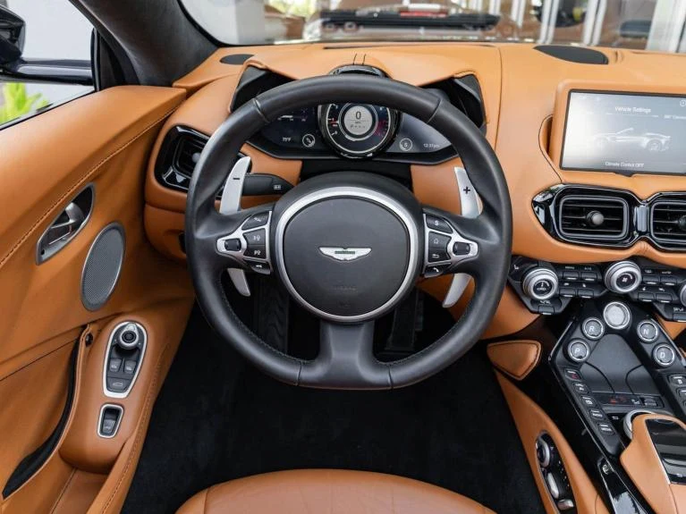 2021 Aston Martin Vantage (2018) Roadster, 13/20