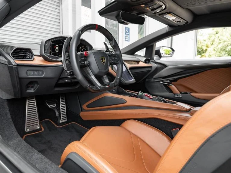 2024 Lamborghini Revuelto, 2/20