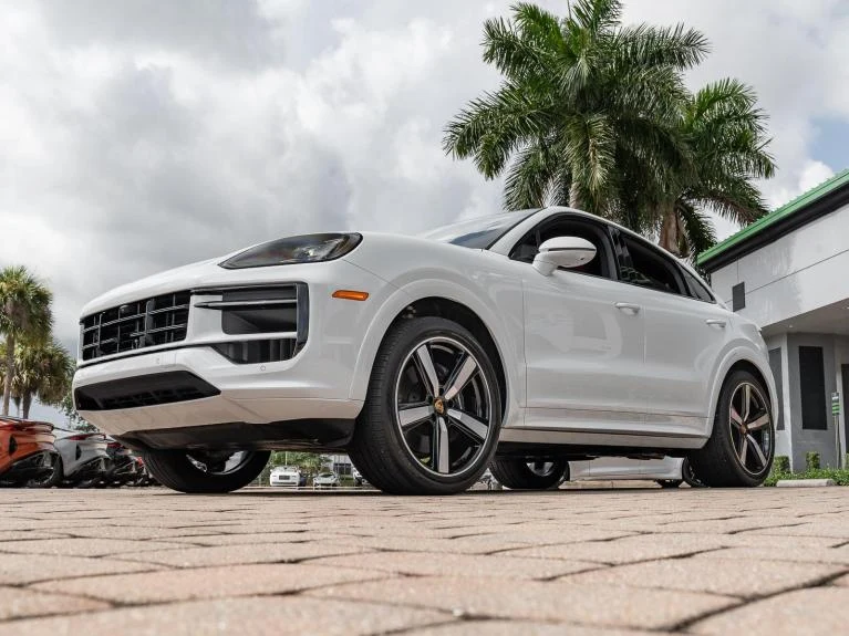 2024 Porsche Cayenne Coupé (3rd Generation), 10/20