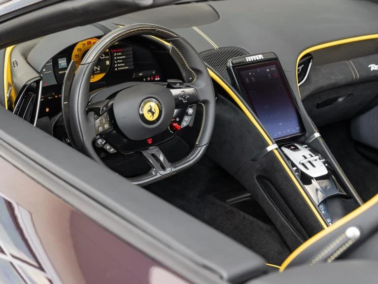 2025 Ferrari Roma Spider, 16/20