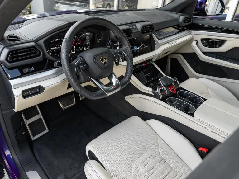 2025 Lamborghini Urus SE, 6/20