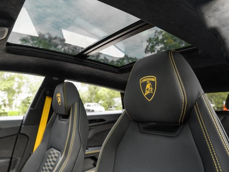 2022 Lamborghini Urus, 10/20