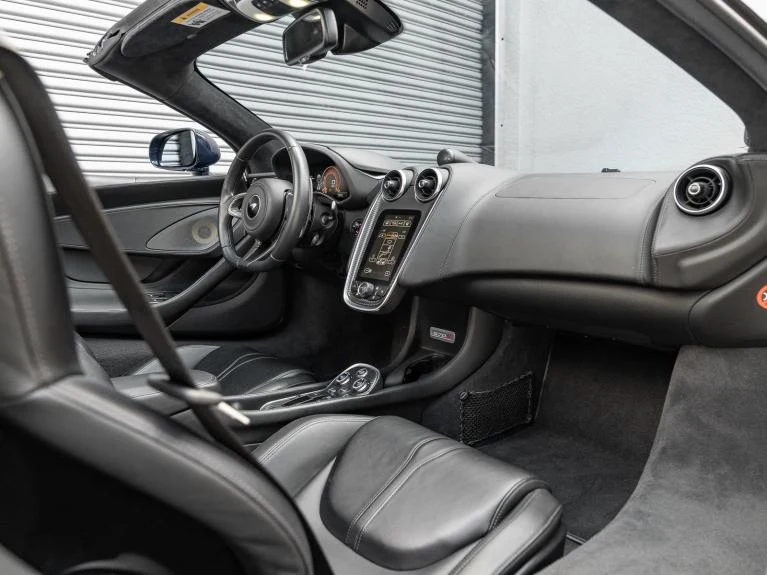 2020 McLaren 570S Spider, 2/20