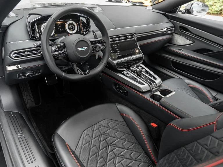 2025 Aston Martin Vanquish III, 2/20