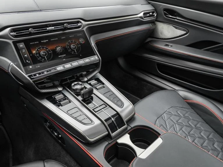 2025 Aston Martin Vanquish III, 10/20