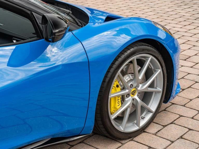 2025 Lotus Emira V6, 16/20