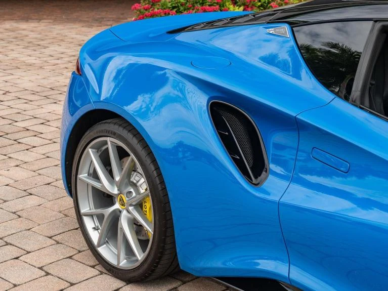 2025 Lotus Emira V6, 18/20