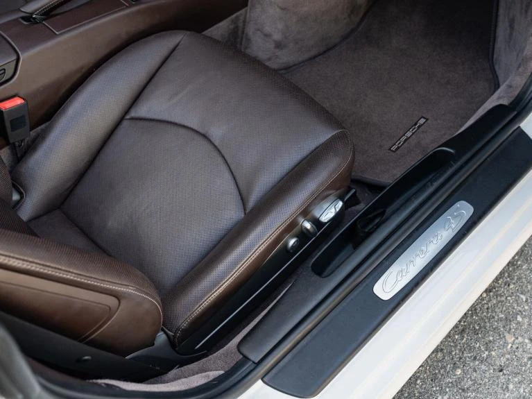 2011 Porsche 911 (997.2) Carrera 4S Cabriolet, 19/20