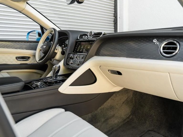 2022 Bentley Bentayga V8, 14/20