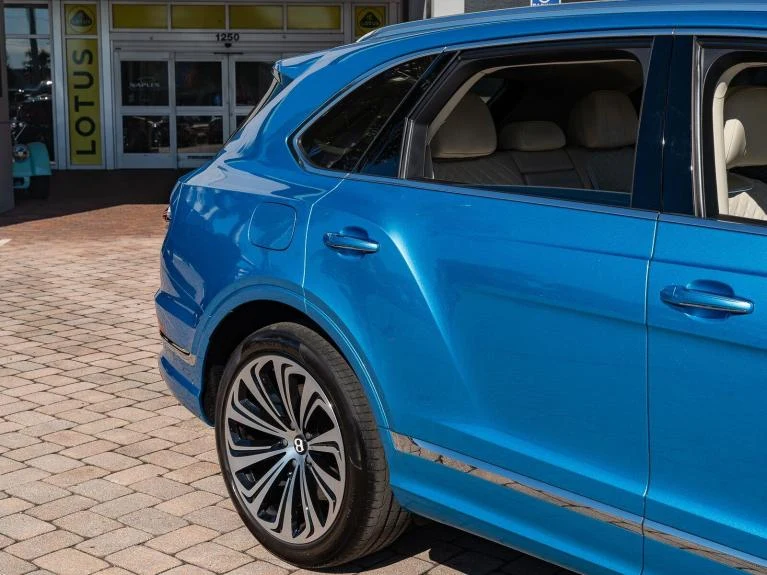 2022 Bentley Bentayga V8, 17/20