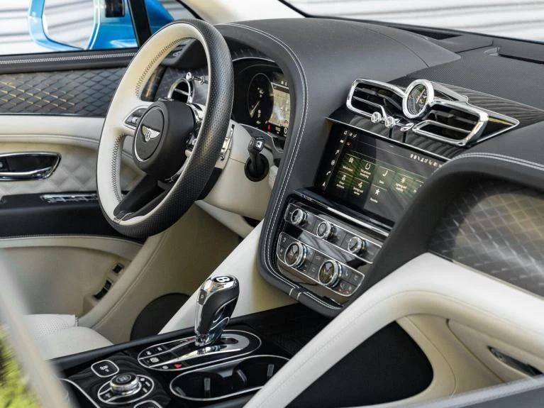 2022 Bentley Bentayga V8, 20/20