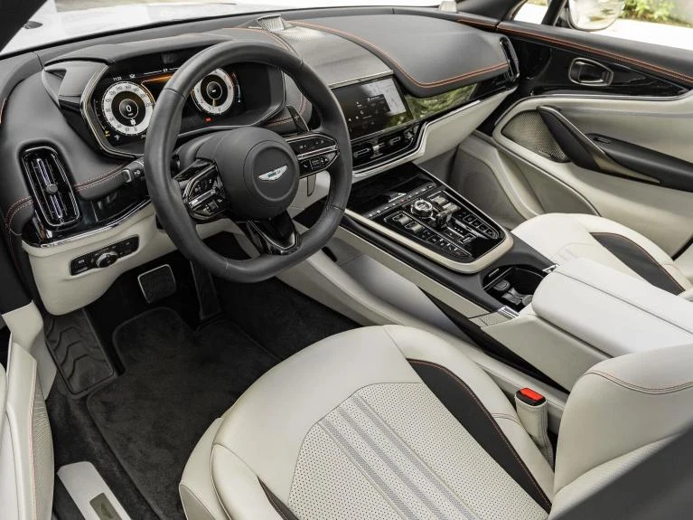 2025 Aston Martin DBX 707, 2/20