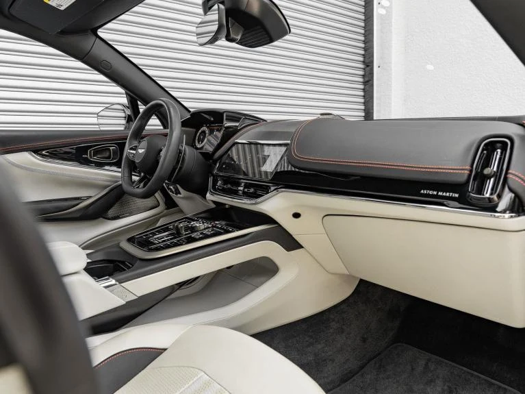 2025 Aston Martin DBX 707, 6/20