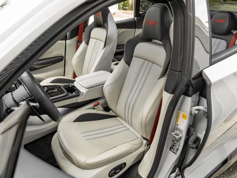 2025 Aston Martin DBX 707, 14/20