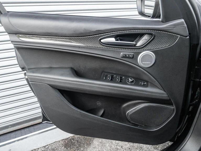2022 Alfa Romeo Stelvio Quadrifoglio, 20/20
