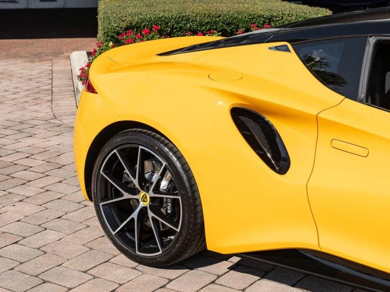 2027 Lotus Emira V6 SE, 15/30